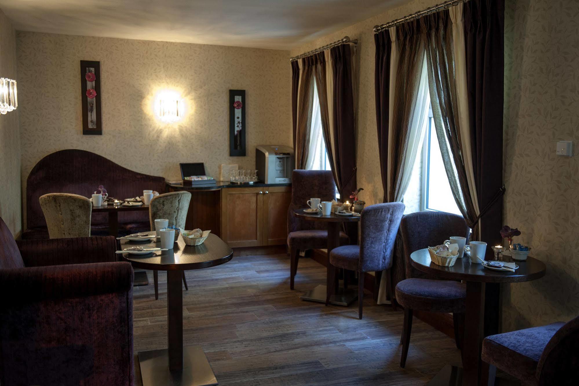 Carrickdale Hotel & Spa Dundalk Exterior photo